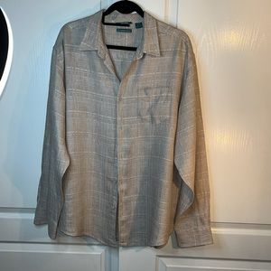 Guayabera classic linen  100% long sleeve shirt. Tan textured. XL. Fall.